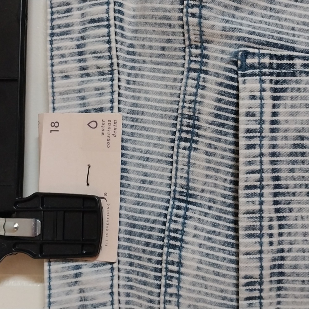 NYDJ Blue Striped Jeans 18W NWT - Picture 5 of 7